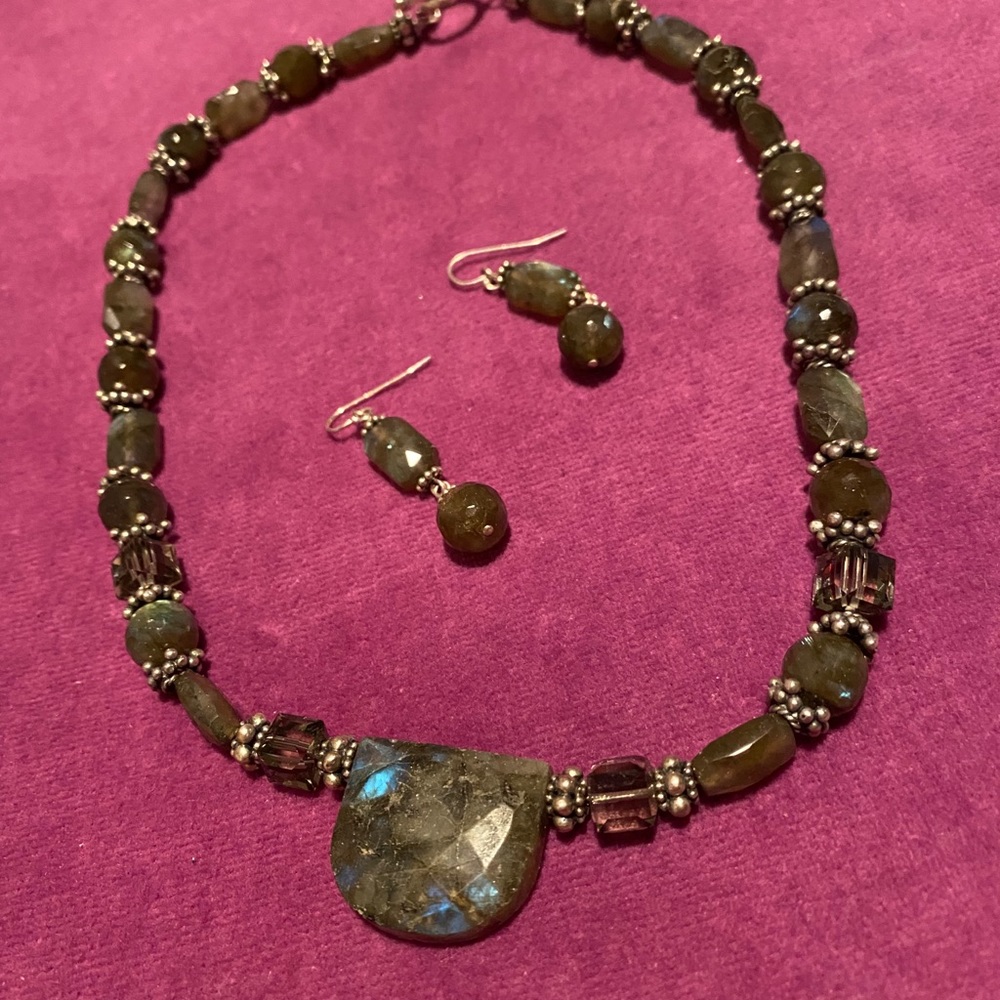 LABRADORITE NECKLACE with EARRINGS - Picture 2 of 3